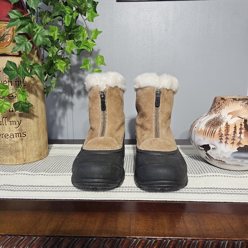 Sorel Women's Black and Tan Winter Boots